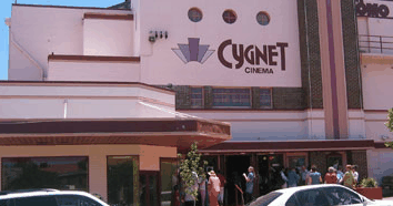 Cygnet Como Cinema - Accommodation Gold Coast 3