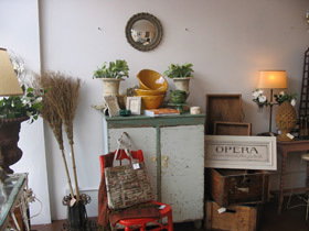 SavvyShopTours - Accommodation Gold Coast 0