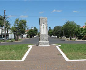 War Memorial And Heroes Avenue - Accommodation Gold Coast 0