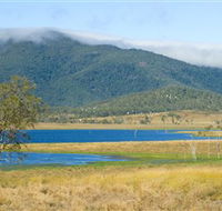 Lake Elphinstone - Accommodation Gold Coast