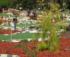 18 Hole Mini Golf - Club Husky - Gold Coast 4U 0