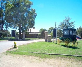 Pokolbin Estate Vineyard - Gold Coast 4U 1
