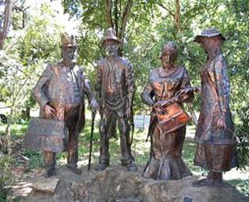 Dad, Dave, Mum And Mabel - Accommodation Gold Coast 1