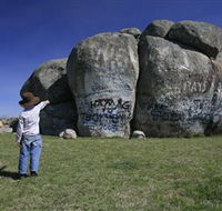 Thunderbolts Rock - Accommodation Gold Coast