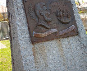 Thunderbolt's Statue And Constable Walker Memorial - 1 Gold Coast 0