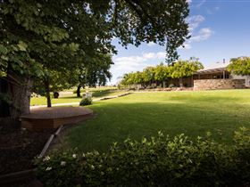 Howard Vineyard - Accommodation Gold Coast 2