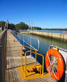Lock 10 And Weir - Gold Coast 4U 1