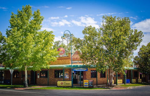 Crown Hotel Wentworth - Gold Coast 4U 0
