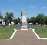 War Memorial and Heroes Avenue Roma - Accommodation Gold Coast