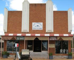 Talbragar Country Antiques - Accommodation Gold Coast 0