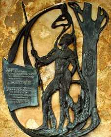 Red Chief Memorial - Accommodation Gold Coast 0