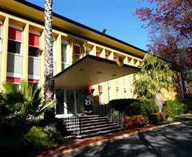 Germany, Embassy Of The Federal Republic Of - Accommodation Gold Coast 1