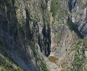 Wollomombi Falls - Accommodation Gold Coast 2