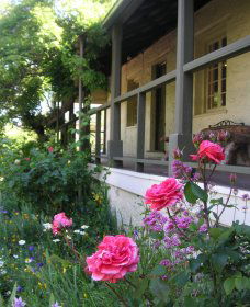 Raglan Gallery And Cultural Centre - Accommodation Gold Coast 2