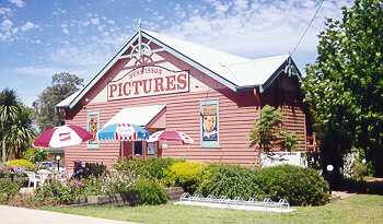 Huskisson Pictures - Gold Coast 4U 1