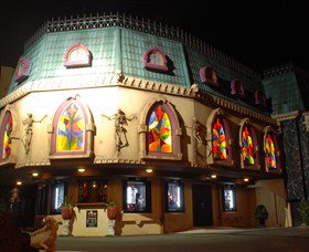 Draculas Cabaret Restaurant - Accommodation Gold Coast 0