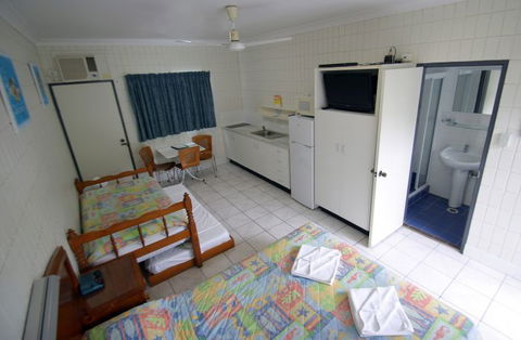 Tropical Palms Inn - Accommodation Gold Coast 5