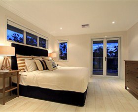 The Beach House Sanctuary Point - Gold Coast 4U 4