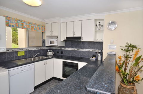 Raintrees Resort - Accommodation Gold Coast 2