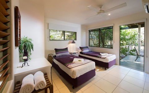 The Retreat Beach Houses - Accommodation Gold Coast 8