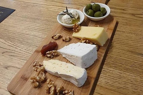 Hobart Small Group Wine Tour Saturday Afternoon: Wines, Gins & Cheeses - Accommodation Gold Coast 4