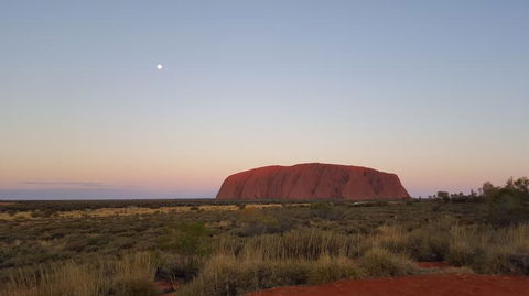 Uluru (Ayers Rock) Sunset With Outback Barbecue Dinner And Star Tour - 1 Gold Coast 2
