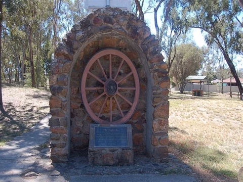 Jindera Pioneer Cairn - Accommodation Gold Coast 0