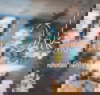 Under The Oak Handmade Gallery and Gifts - 1 Gold Coast