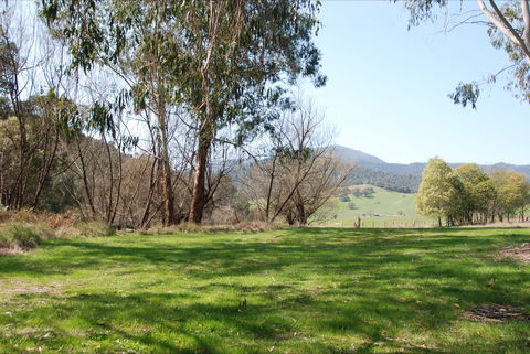 Banimboola Creek Rest Area - Gold Coast 4U 2
