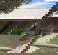 Early Settlers Cottage Solly's Hut - Accommodation Gold Coast