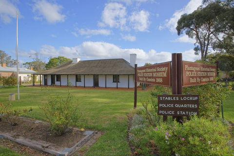 Mount Barker - 1 Gold Coast 1