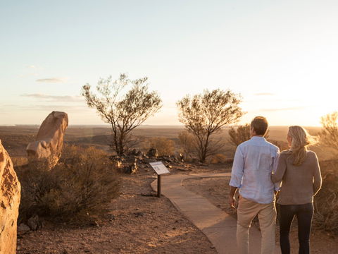 The Living Desert And Sculptures - Gold Coast 4U 1