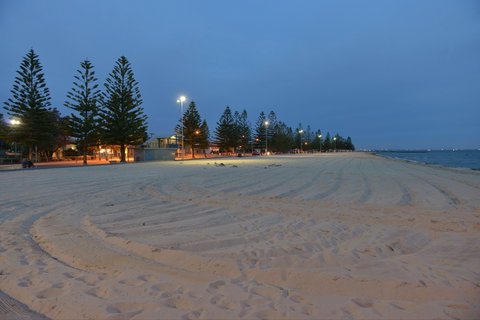 Altona Beach - Accommodation Gold Coast 1