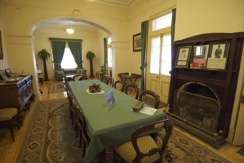 Hoover House - Accommodation Gold Coast 2