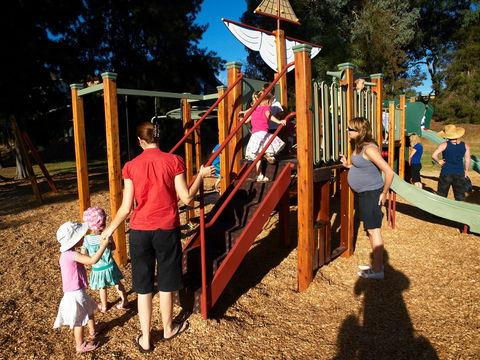 Les Stone Park - Accommodation Gold Coast 0