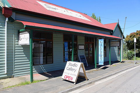 The Art Of Richard Stanley, Studio And Gallery - Accommodation Gold Coast 1