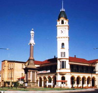 Bundaberg War Memorial - Accommodation Gold Coast
