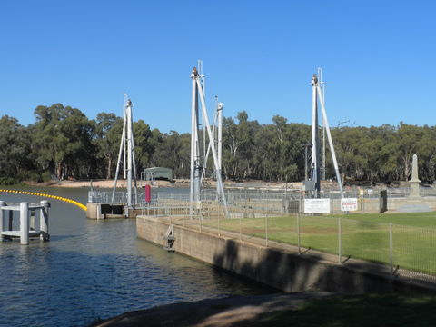Lock 10 And Weir - Accommodation Gold Coast 0