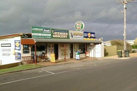 Peterborough Licensed Grocers - Accommodation Gold Coast 2