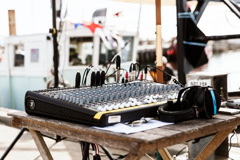 Apollo Bay Radio 87.6 FM - Gold Coast 4U 0
