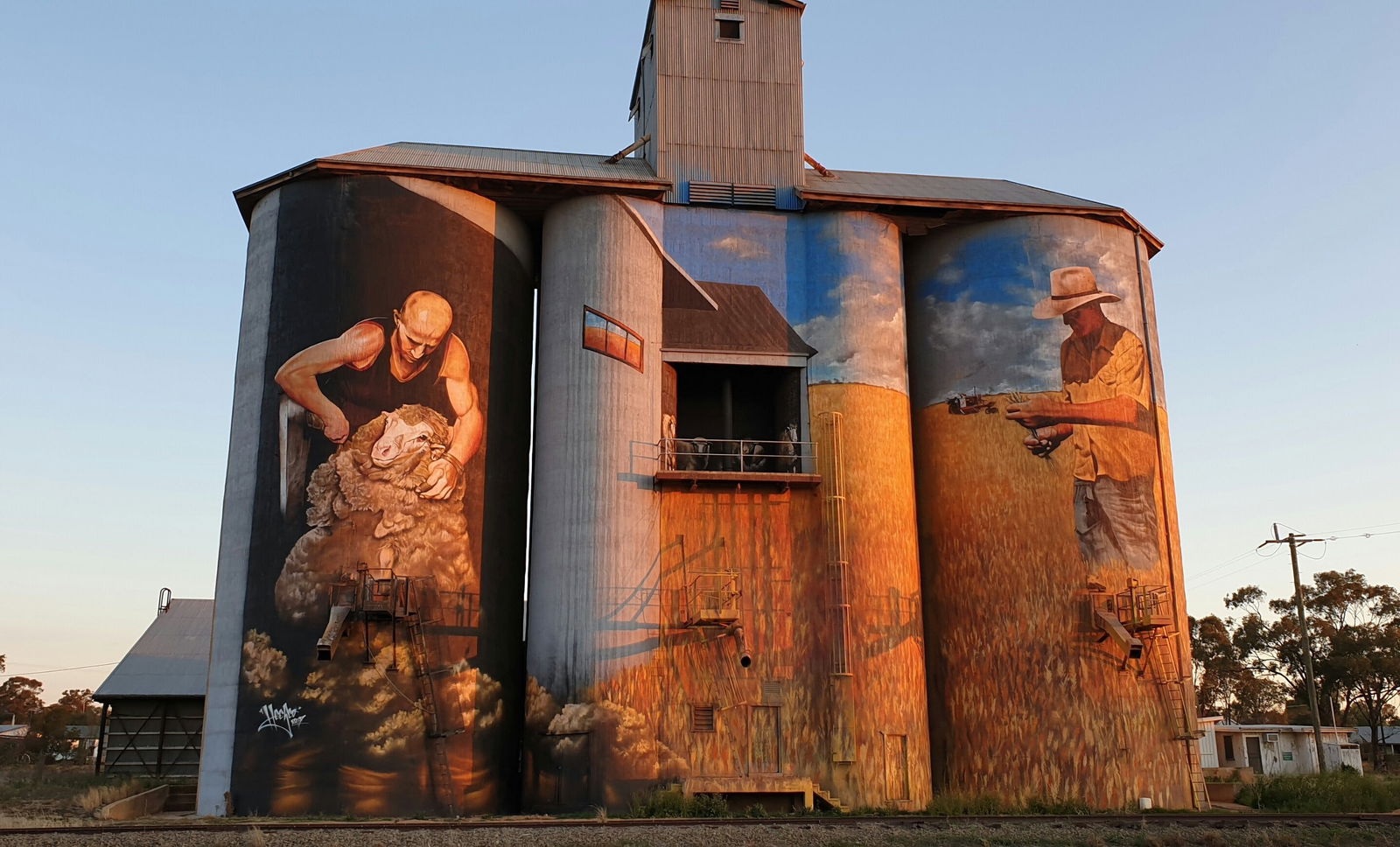 Lake Cowal NSW Accommodation Gold Coast