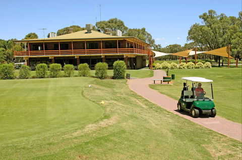 Coomealla Golf Club - Gold Coast 4U 0
