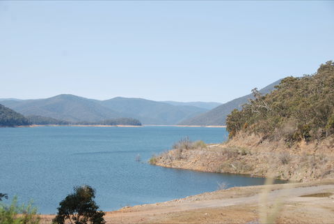 Dartmouth Dam Wall Picnic Area - Gold Coast 4U 2