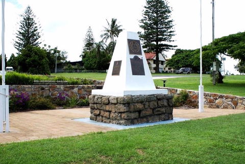 Dunwich War Memorial - 1 Gold Coast 0