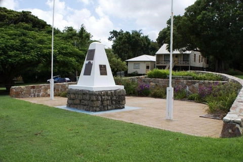 Dunwich War Memorial - 1 Gold Coast 1