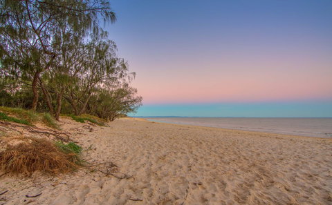 Red Beach - Accommodation Gold Coast 2