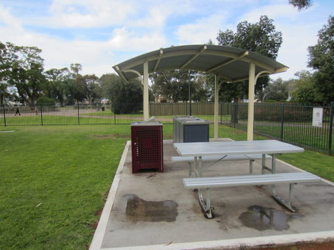 Sturt Park Reserve And Titanic Memorial - Gold Coast 4U 0