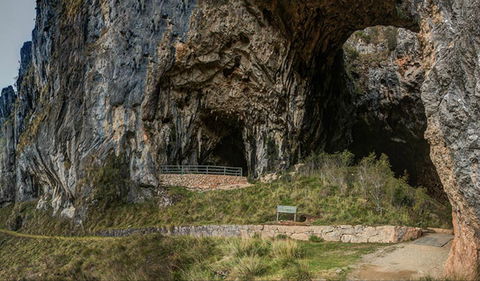 Yarrangobilly Caves – Castle Walk - Accommodation Gold Coast 0