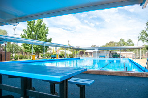 Barellan Swimming Pool - 1 Gold Coast 0