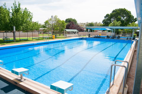 Barellan Swimming Pool - 1 Gold Coast 1